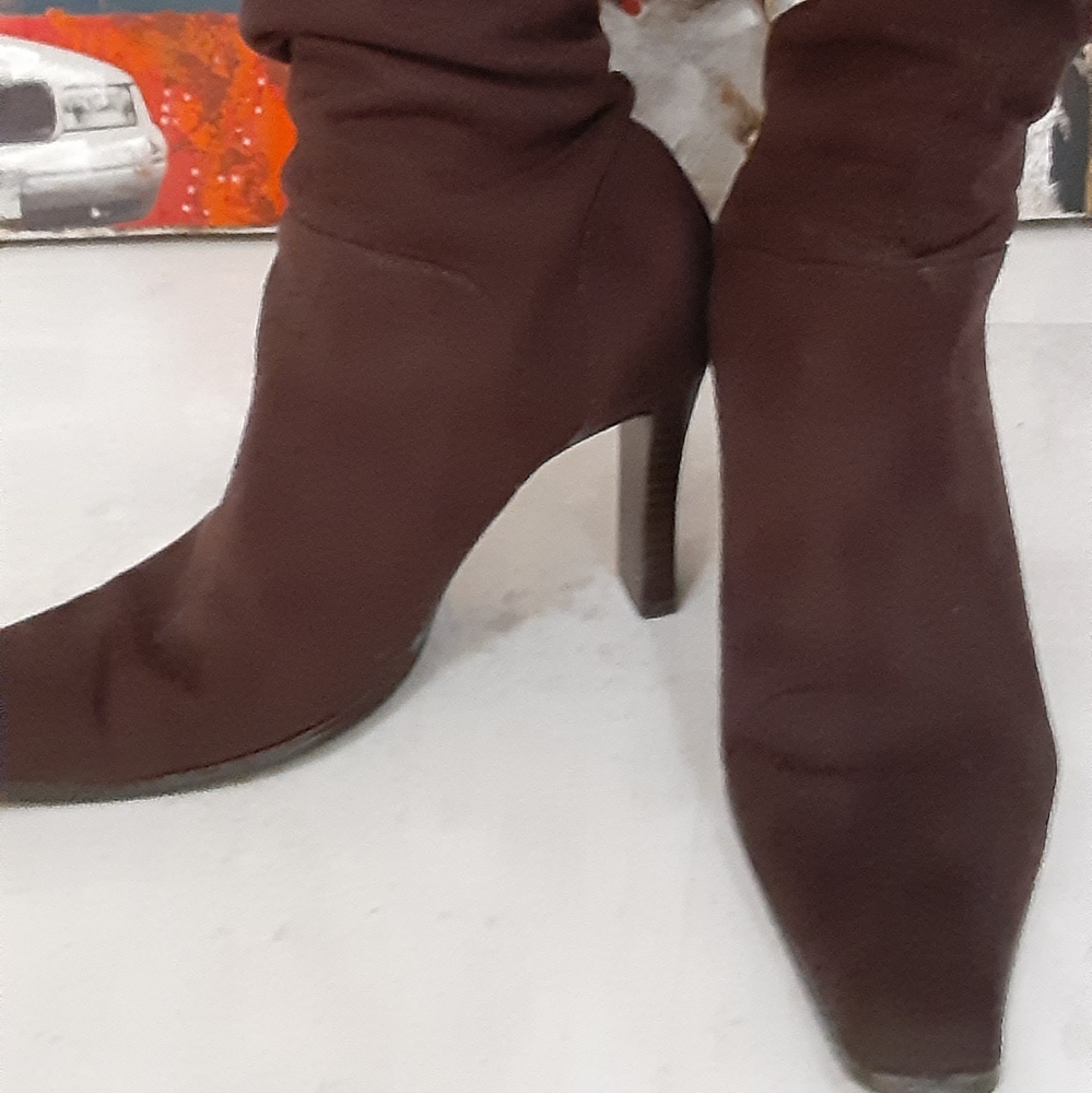 Knee high brown suede stretch boot